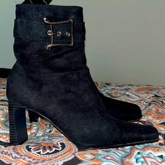 BEE FLY | BLACK SUEDE HEELS ZIP BOOTS - Picture 1 of 6